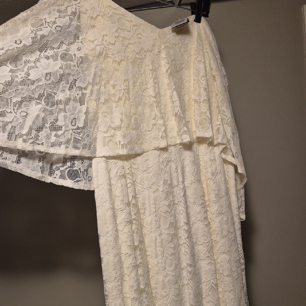 Torrid Ivory Lace Overlay Gown